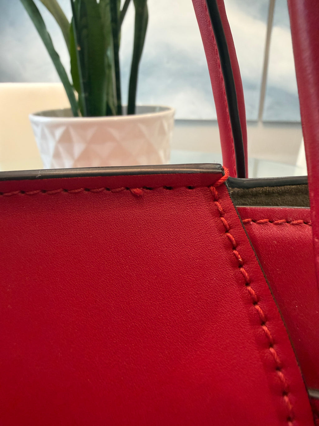 MK COLLECTION RED “BANCROFT” MED SATCHEL